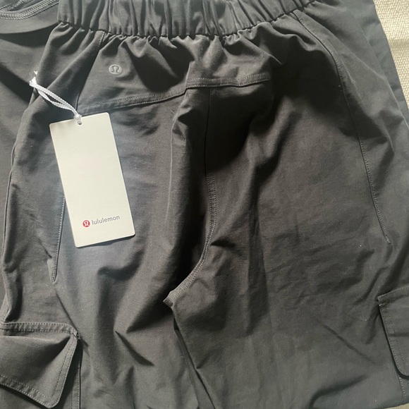 Lululemon Cargo Pants - Picture 8 of 8